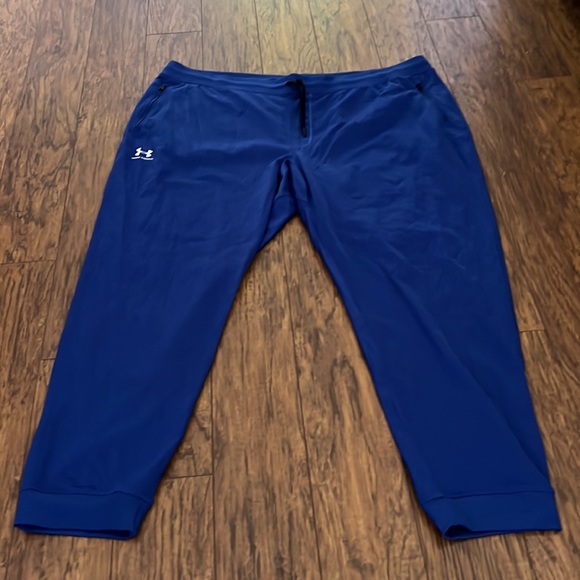 Under Armour Athletic Pants (loose) - Picture 2 of 10